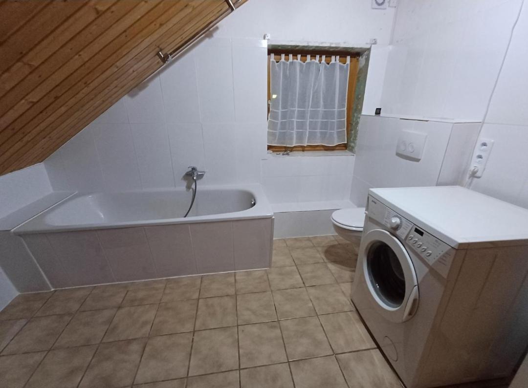 Hopfach Dachwohnung Wolpertshausen ภายนอก รูปภาพ